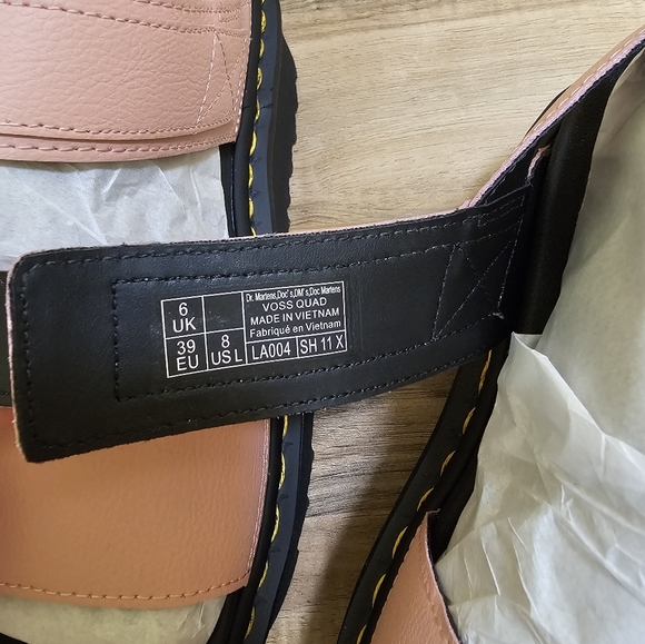 Dr. Martens VOSS WOMEN'S LEATHER STRAP PLATFORM SANDALS, size US 8 - Picture 11 of 12